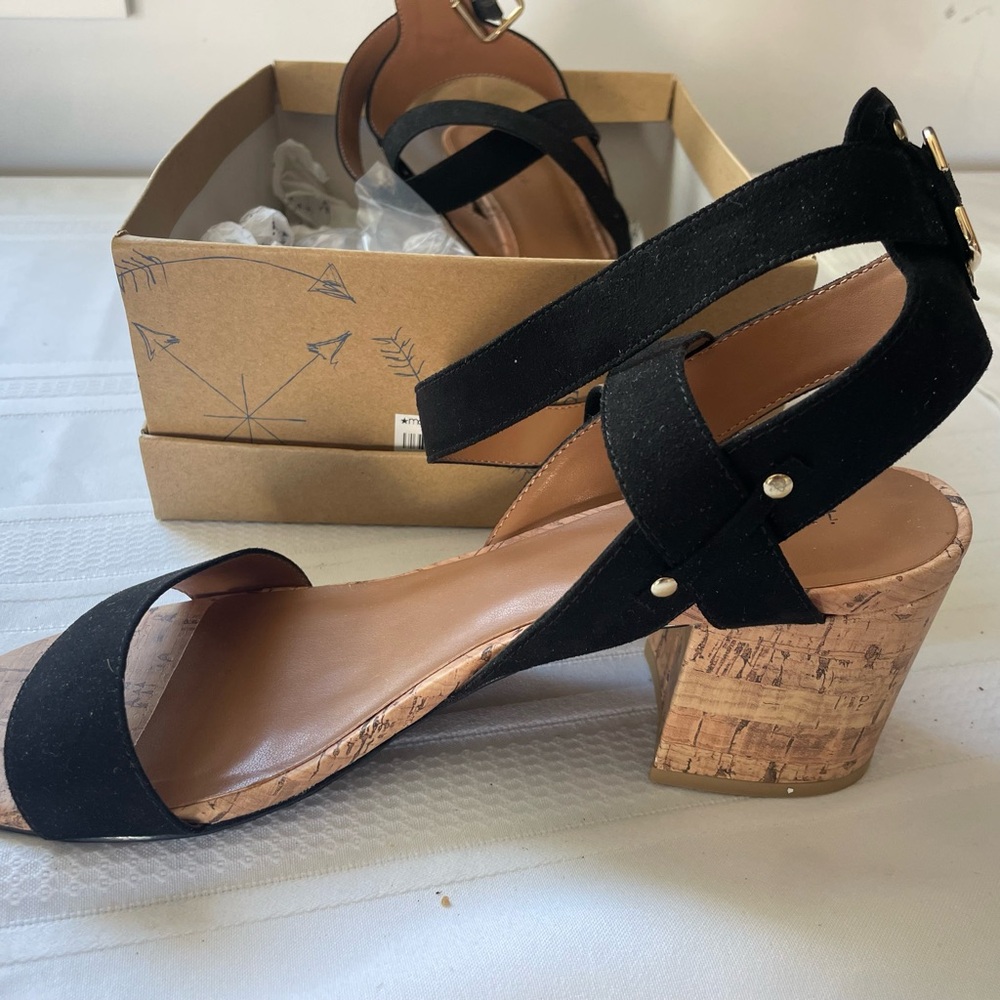 Women’s sandles brand new size 10